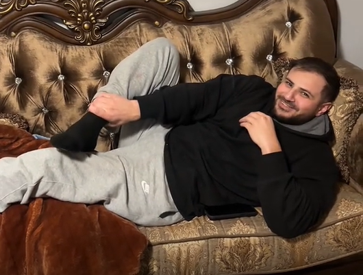 I've tried those simple sleeve-style packs, but this wrap offers much better coverage and compression. It conforms to the unique shape of the foot and ankle for all-around relief.