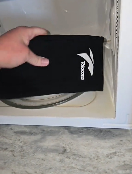 This was recommended after my foot surgery. It was invaluable for managing swelling and pain. Being able to adjust the tightness as the swelling went down was a critical feature.