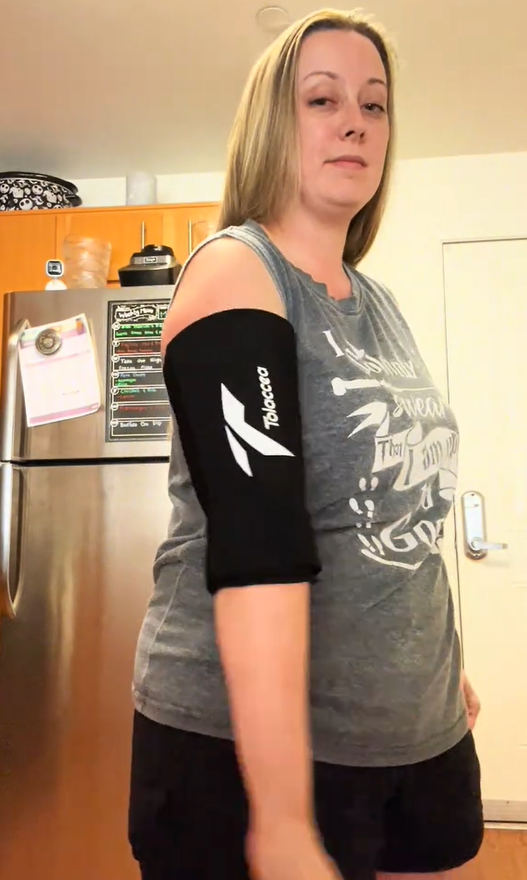 The gel packs don't just get cold; they stay cold for a full therapy session. I don't have to stop and refreeze them halfway through, which is a huge plus.