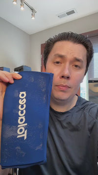 The compression is just right—firm enough to feel supportive but not so tight that it cuts off circulation. It makes the hot/cold therapy even more effective.