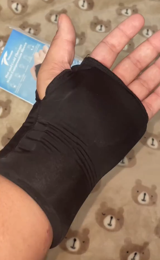 No more freezing your fingers trying to hold an ice pack! This wrap is comfortable, the gel doesn't get painfully hard, and the fabric protects my skin. It's a much more pleasant experience.