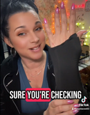 Dealing with De Quervain's tenosynovitis was painful. This wrap provides the perfect combination of cold and compression right over the tender thumb-side of my wrist. It's been a huge help.