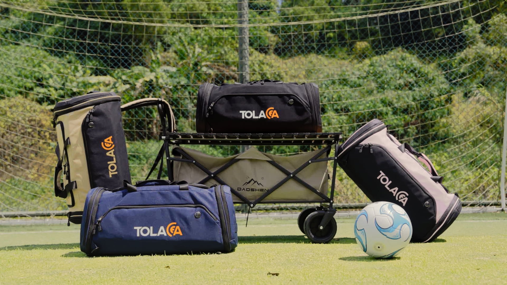 The organization in this bag is next-level. Beyond the awesome shoe compartment, the internal pockets and compression straps keep everything secure and in its place. 