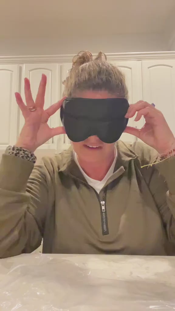 The 3D shape blocks all light perfectly! I'm a side sleeper and this is the first mask that doesn't press on my eyes. The gel feels amazing—cool relief for my puffy eyes after long flights.