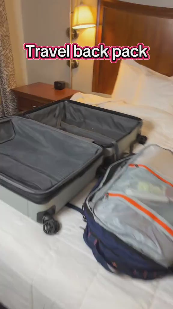 So Many Pockets, So Organized!